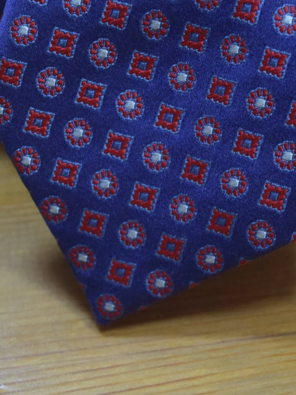 $550 BRIONI Navy Blue Red Aqua Geometric Medallion Handmade Italy Silk Neck Tie
